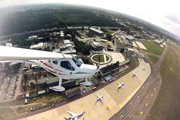 DCIM\103GOPRO messWERK Forschungsflughafen (Zoom on click)