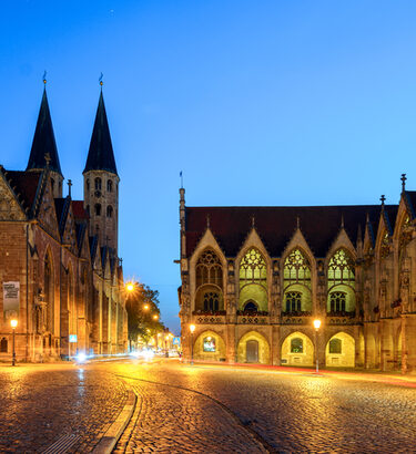Altstadtmarkt mit Martinikirche und Altstadtrathaus