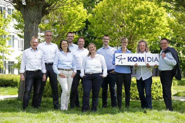 Das KOM|DIA-Team mit Geschäftsführer Dr. Volker Lang (2. von links). (Wird bei Klick vergrößert)