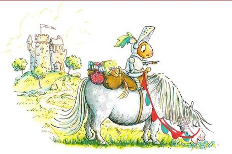 Mäuseritter sitzt auf einem grasenden Pferd und hat Bücher im Gepäck