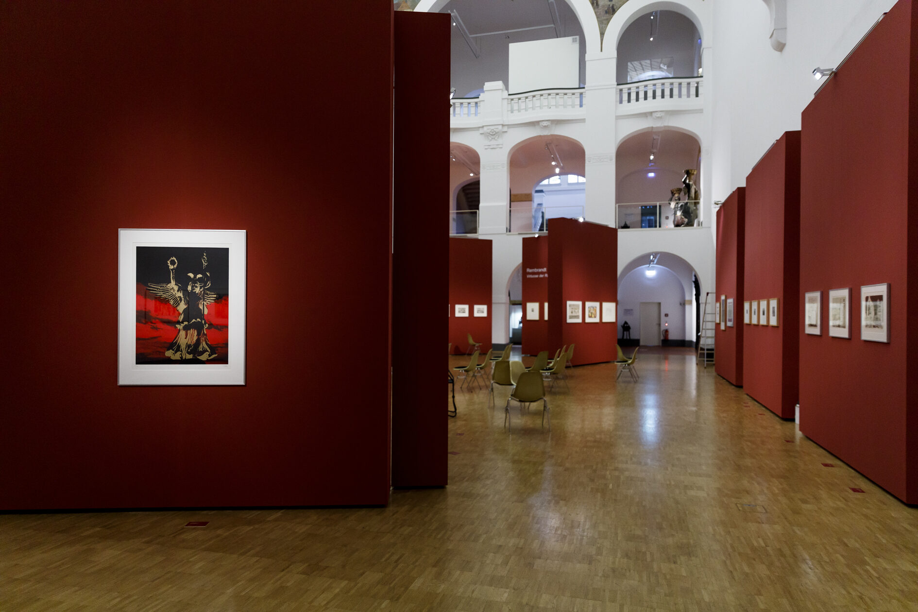 Einblick in die Sonderausstellung mit mehreren Grafiken (Wird bei Klick vergrößert)