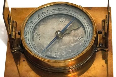 Foto eines historischen Kompass'