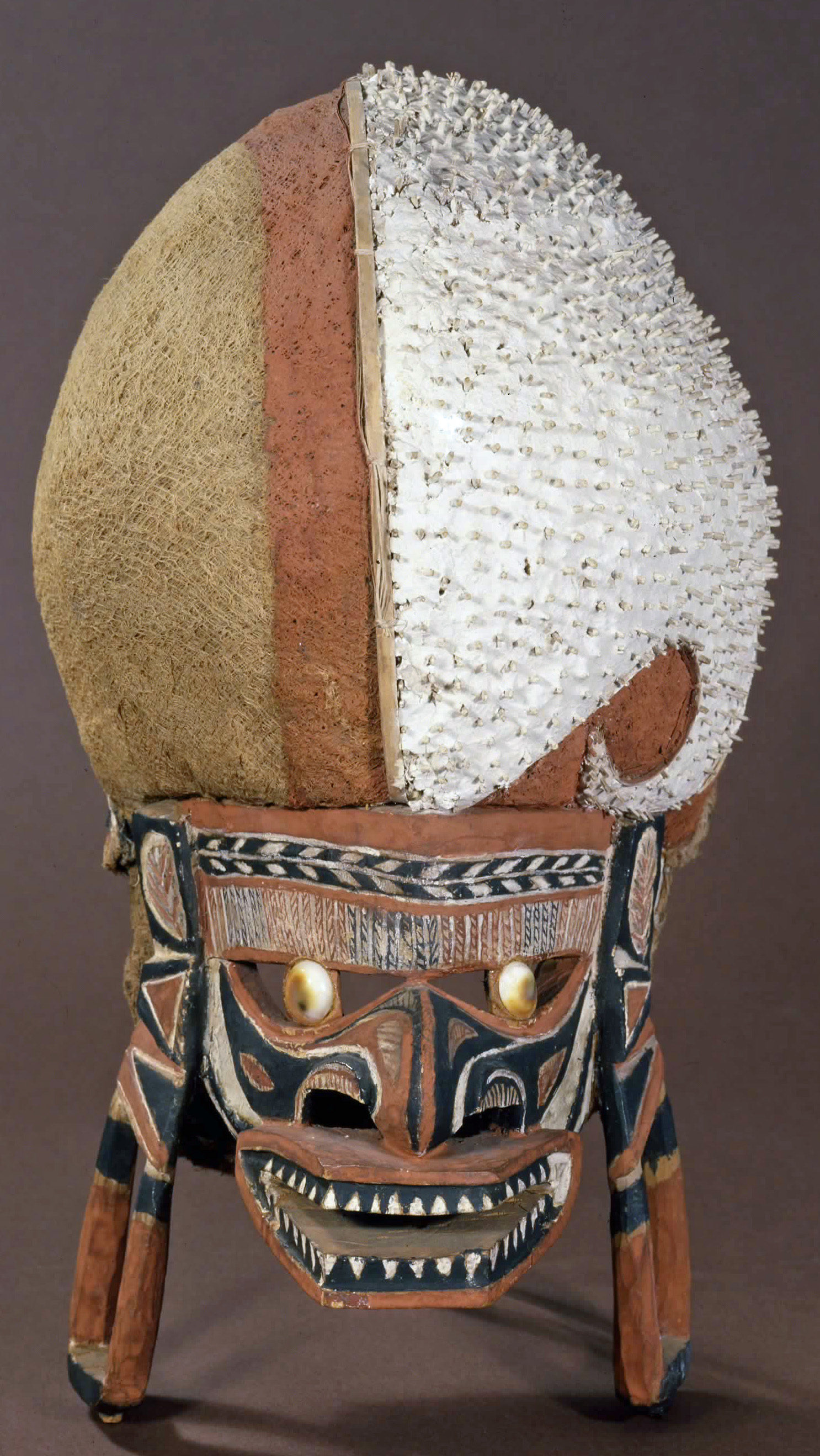 Malanggan Maske aus Holz und anderen Naturmaterialien (Wird bei Klick vergrößert)