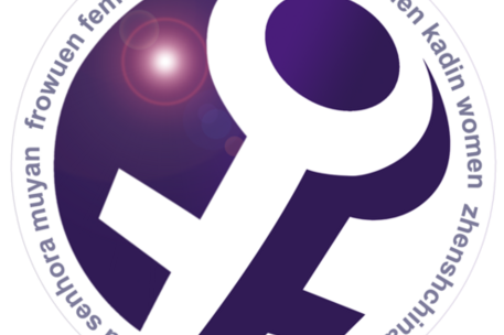 Weiblichkeitszeichen umkreist von dem mehrsprachigen Wort "Frauen"