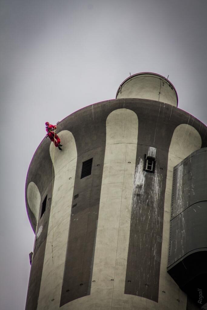 Höhenretter am Turm (Wird bei Klick vergrößert)