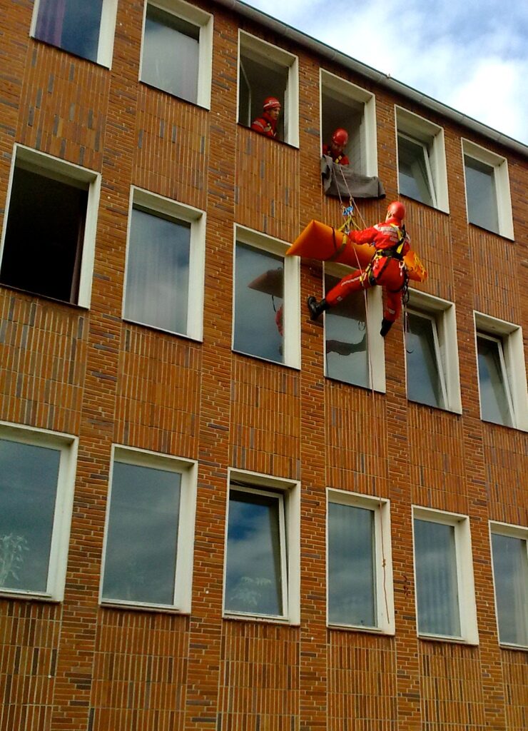 Rettung aus einem Fenster (Wird bei Klick vergrößert)