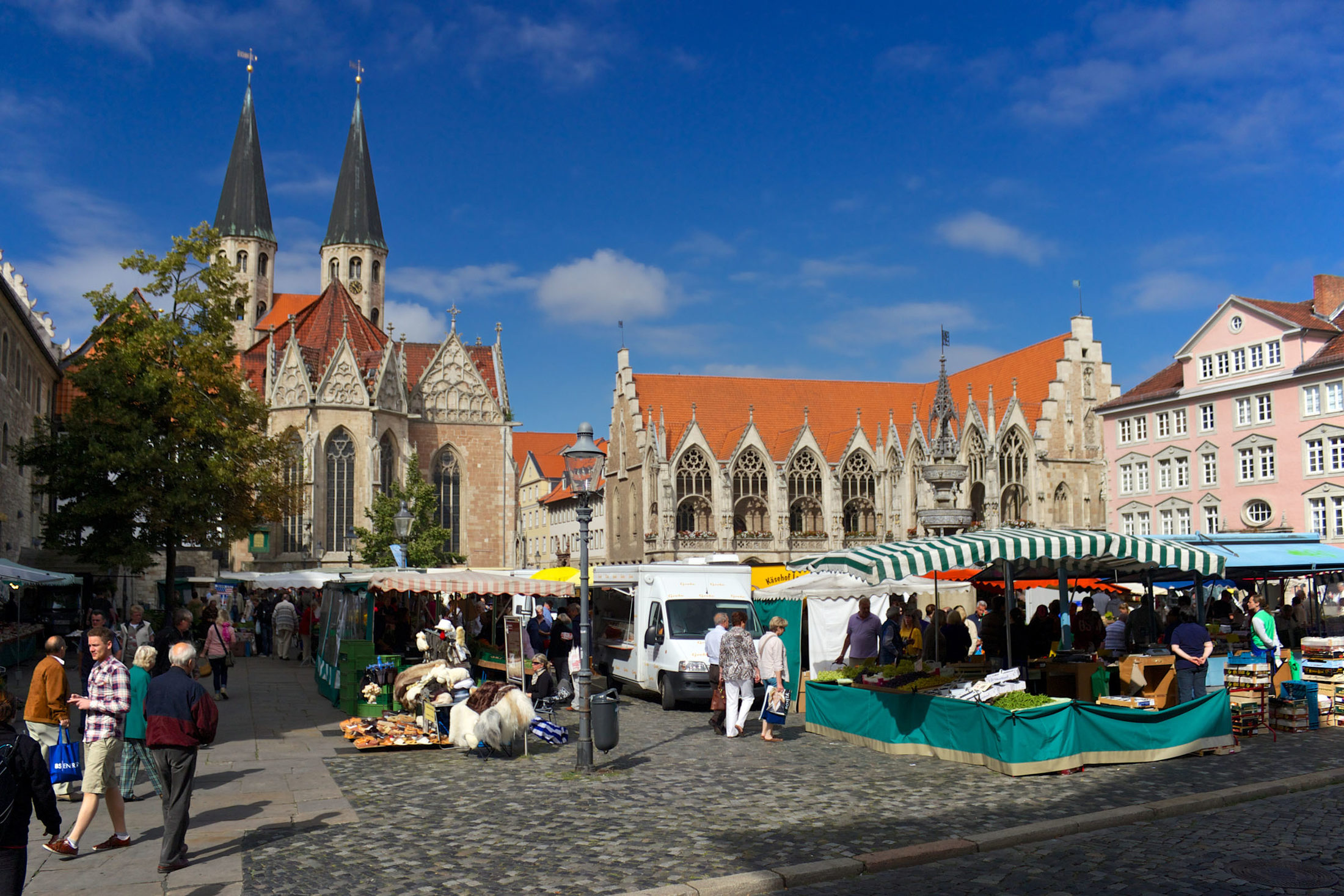 Wochenmarkt Altstadtmarkt (Zoom on click)