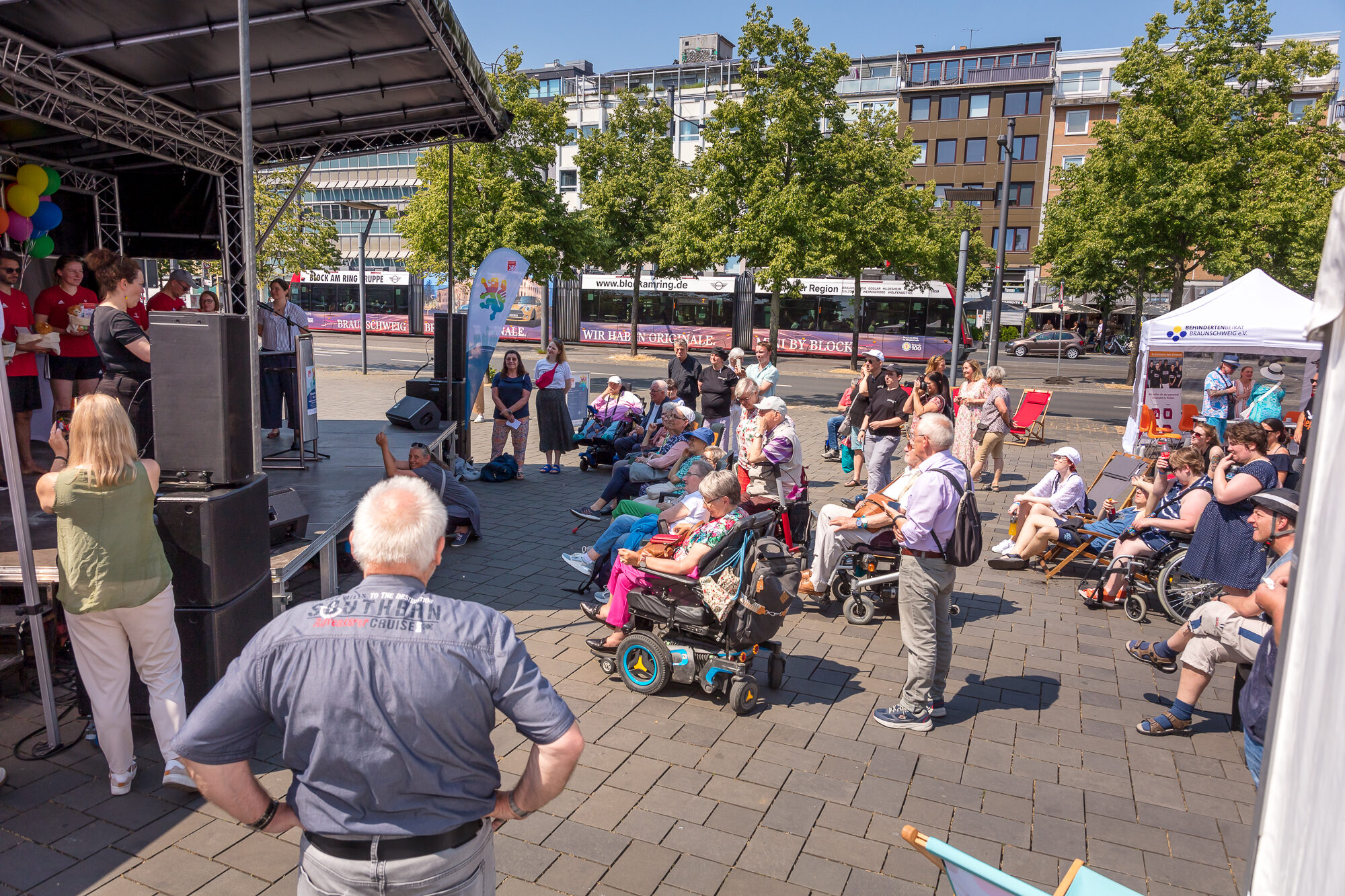 Impressionen Inklusionstage - Besucher der Bühne (Wird bei Klick vergrößert)