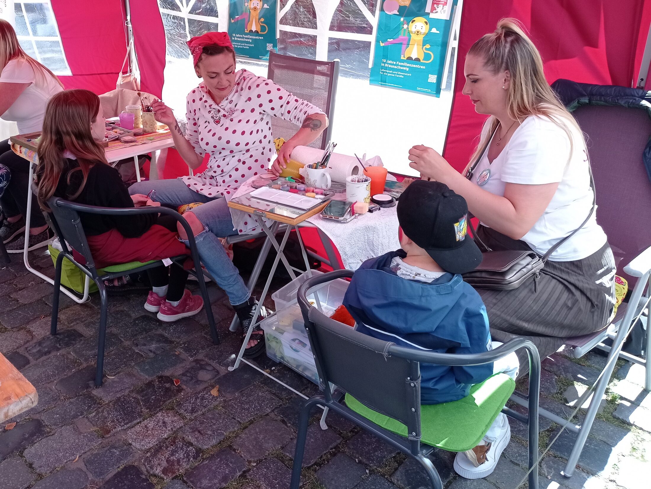 Kinderschminken (Wird bei Klick vergrößert)