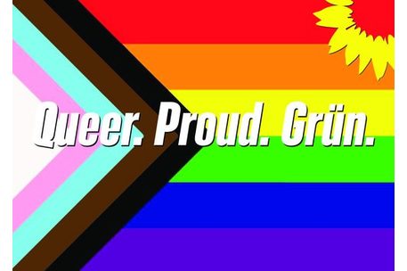Progess-Pride Flagge mit Schriftzug: Queer. Proud. Grün.