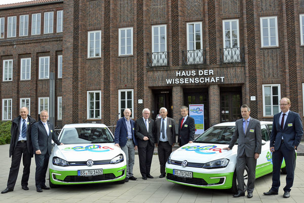 Die Projektpartner: Prof. Meinerzhagen, Randolf Hermann (BS|Energy), Prof. Schnieder, Prof. Hesselbach, Prof. Meins, Prof. Engel, Frank Brand (Verkehrs-GmbH) und Prof. Henke.