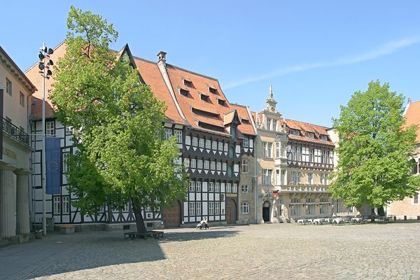 Burgplatz Nordseite (Wird bei Klick vergrößert)