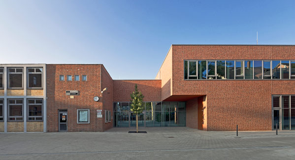 Erweiterung Berufsbildende Schule V, Blick auf den Eingang (Wird bei Klick vergrößert)