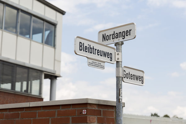 Straßenschild Ecke Nordanger/ Gotenweg/ Bleibtreuweg (Wird bei Klick vergrößert)