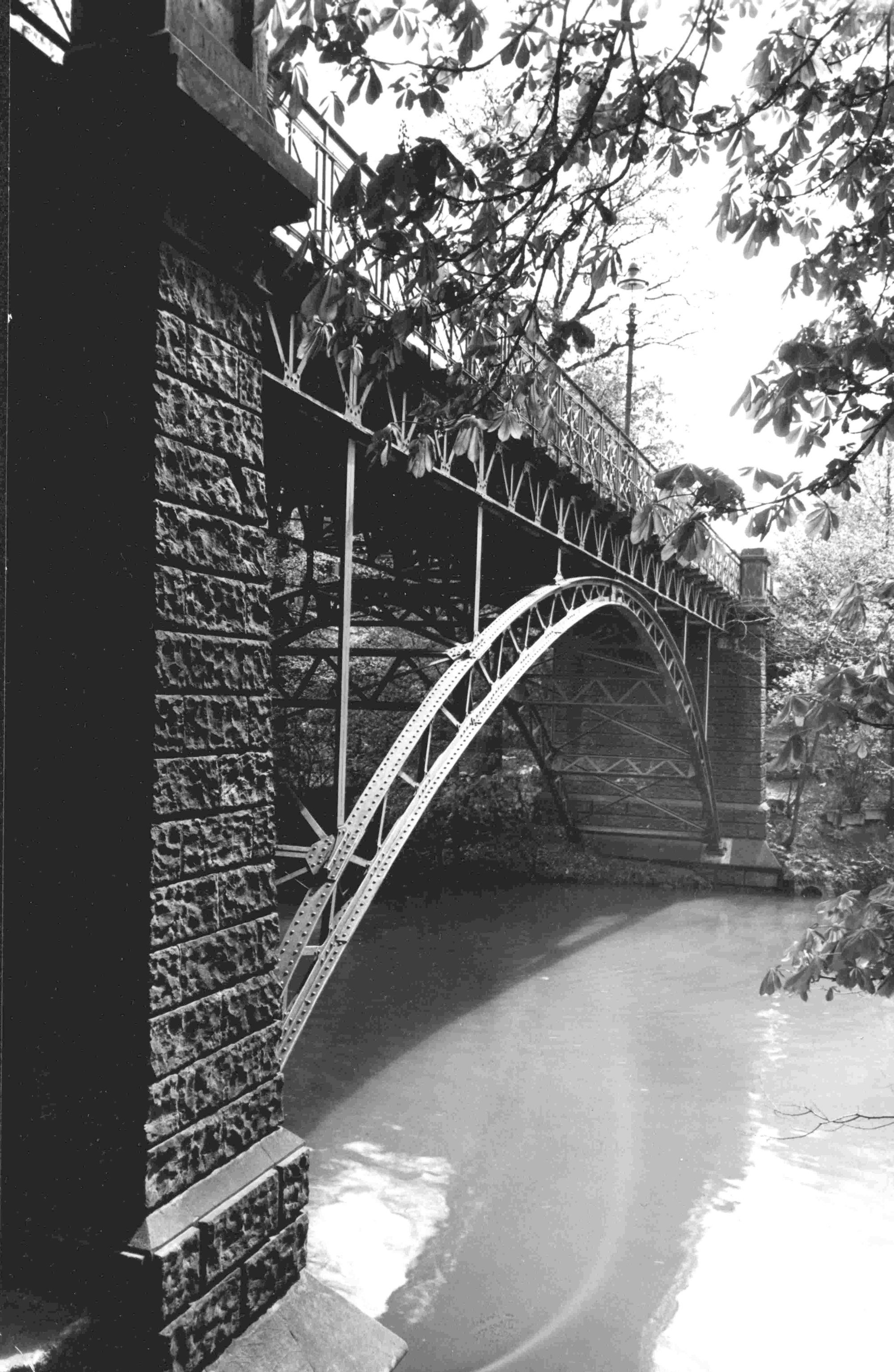 Ottmerbrücke, Südwestansicht, um 1950 (Wird bei Klick vergrößert)