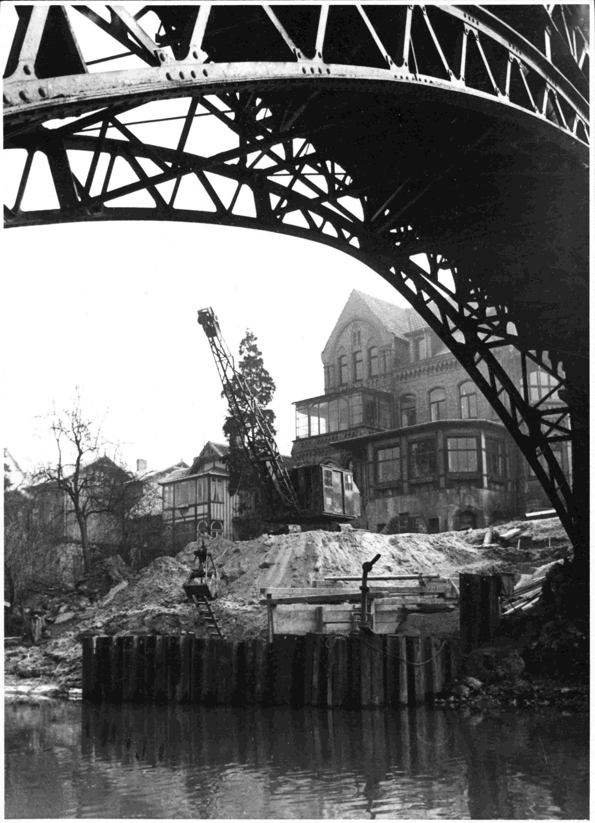 Ottmerbrücke, Baubeginn der Brücke Kurt-Schumacher-Straße, 1958 (Wird bei Klick vergrößert)