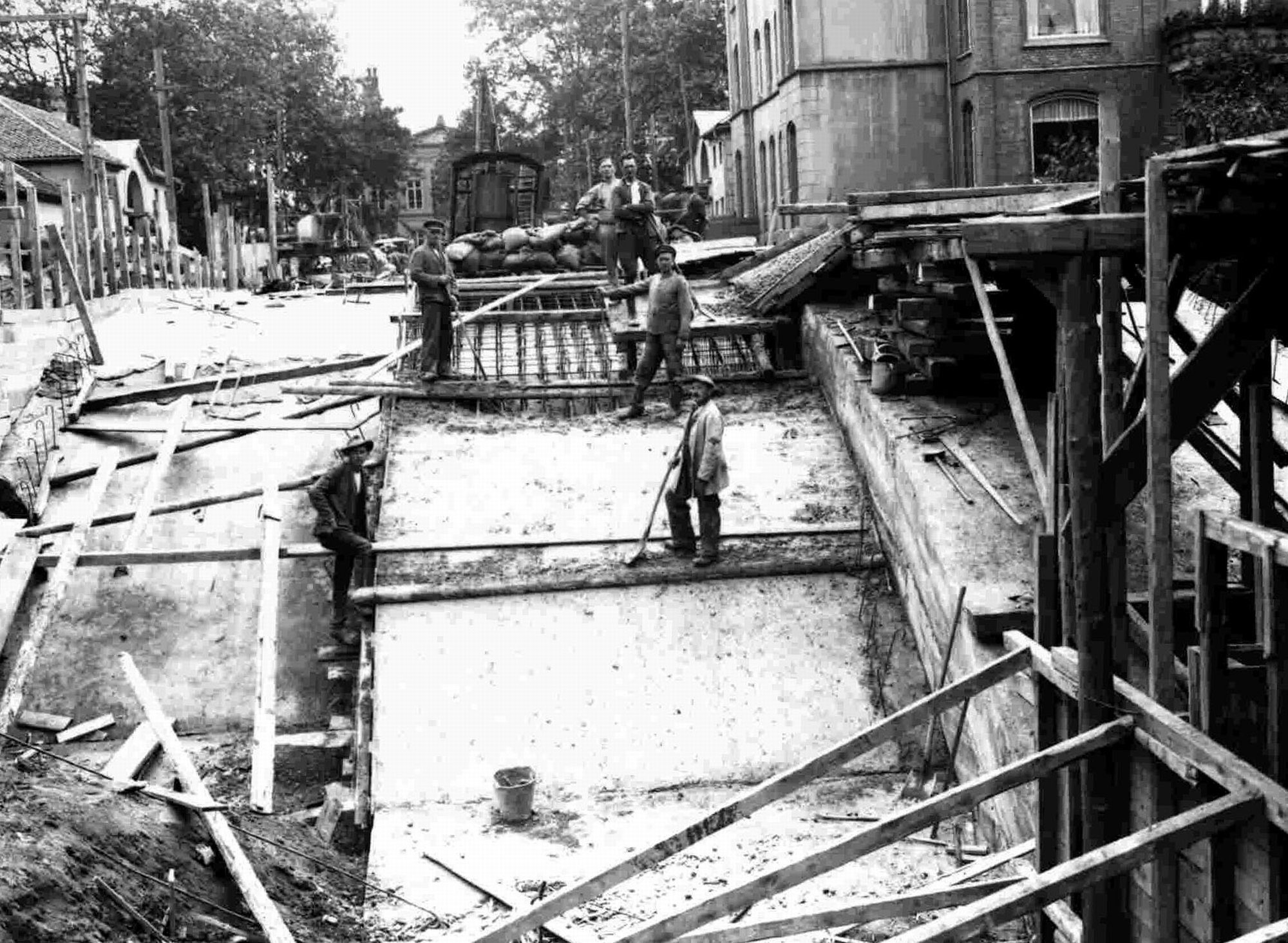 Petritorbrücke, Betonarbeiten für Brückenbogen, 1928