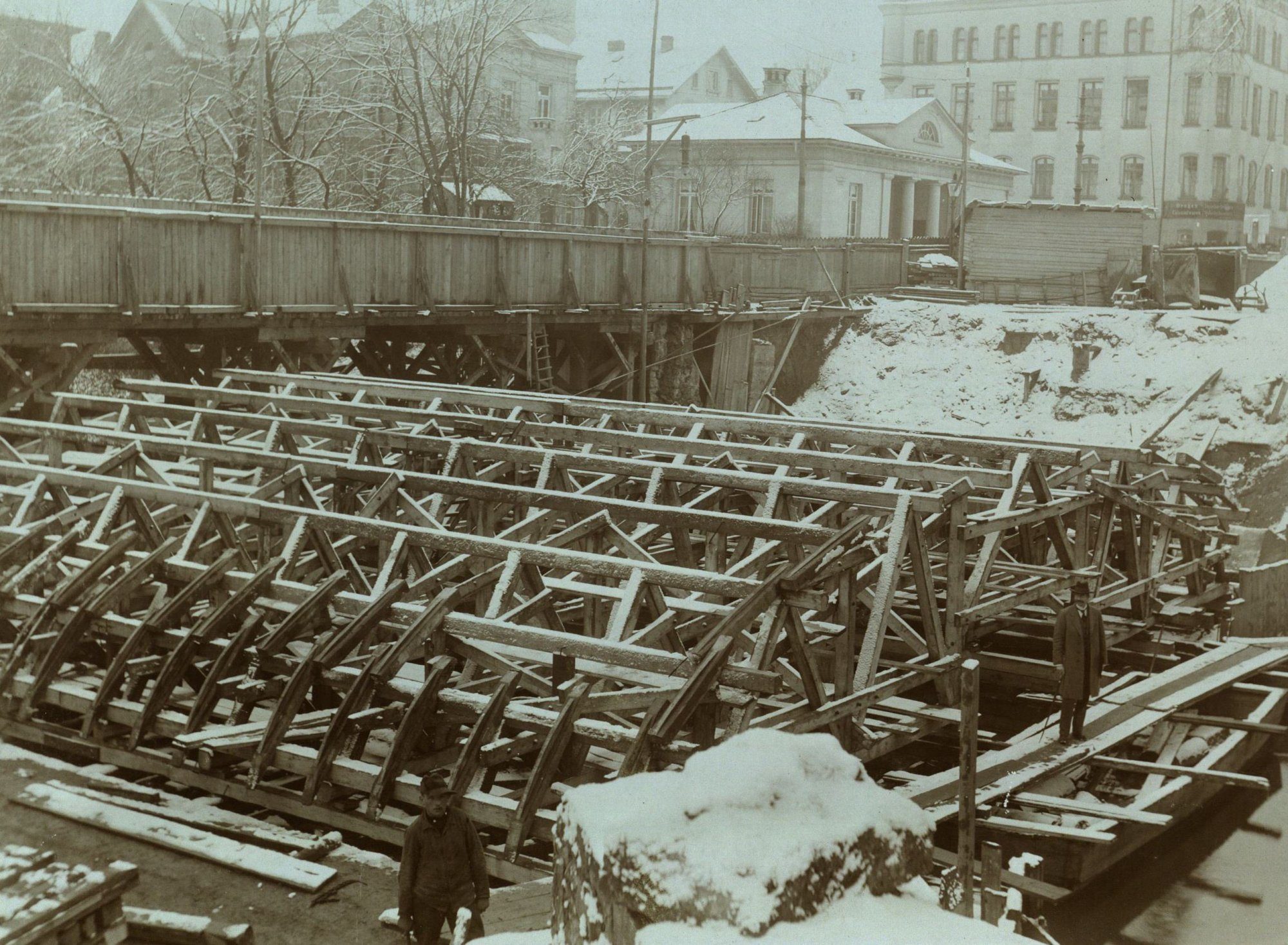 Steintorbrücke, Lehrgerüst zur Betonschalung, 1914 (Wird bei Klick vergrößert)