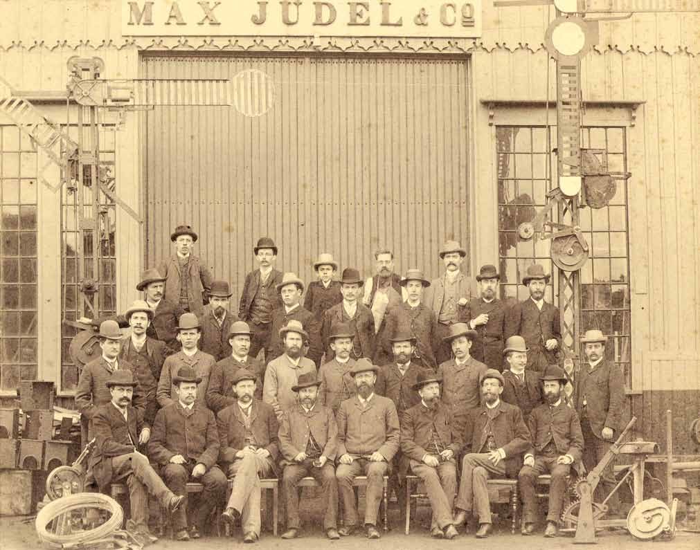 Mitarbeiter der Firma Jüdel & Co., eines der Pioniere der Weichen- und Signaltechnik für Eisenbahnen