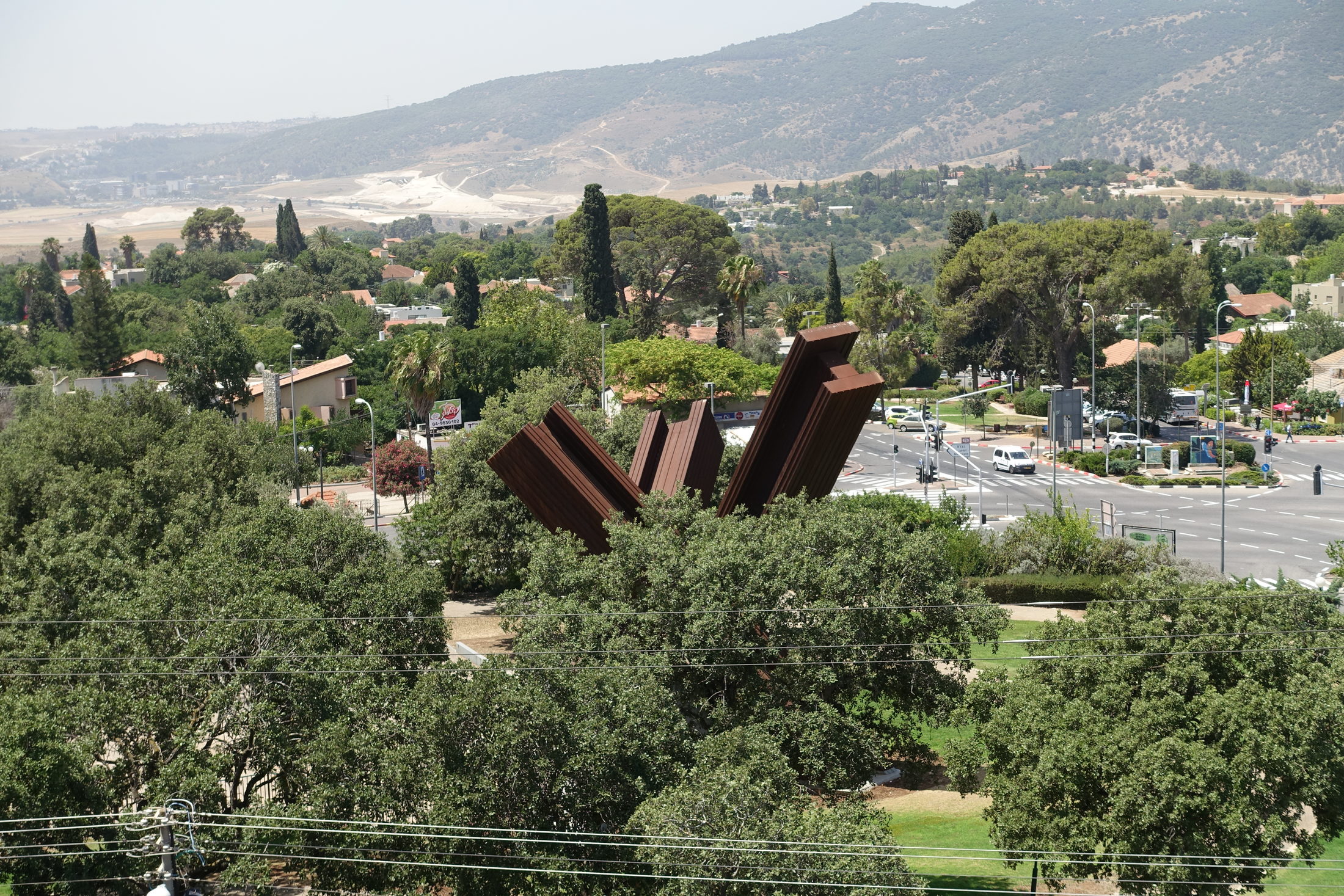 Blick auf die Stadt Kiryat Tivon (Wird bei Klick vergrößert)