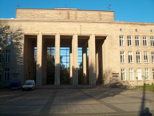 Braunschweig-Kolleg, ehemalige Akademie für Jugendführung der HJ (Wird bei Klick vergrößert)