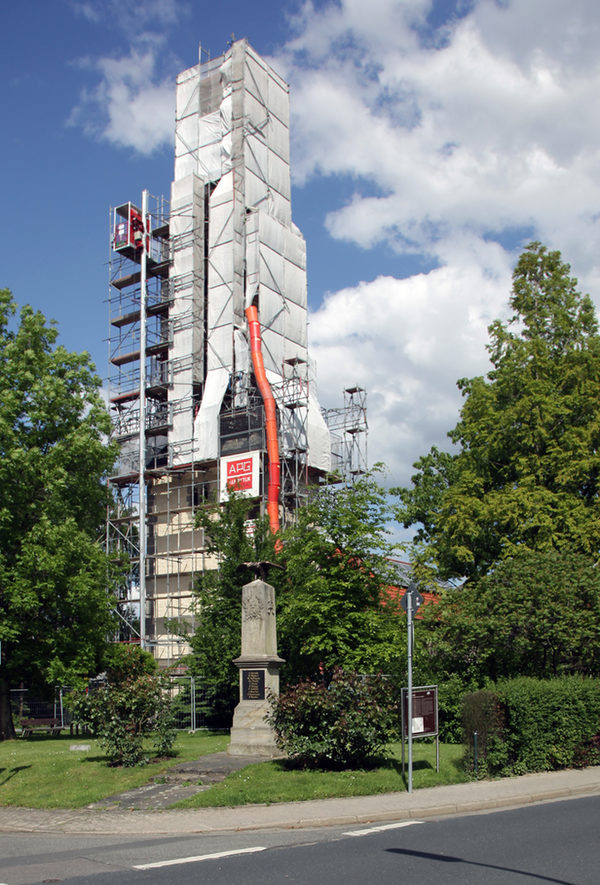Sanierung des Turmdaches, Mai 2009, Ansicht von Südwesten (Wird bei Klick vergrößert)