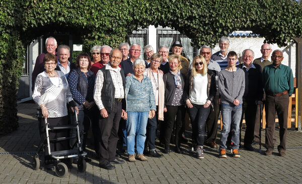 Braunkohlessen Sänger mit Frauen und Chorleiterin Gartenkantine Gunther Februar 2019 (Wird bei Klick vergrößert)