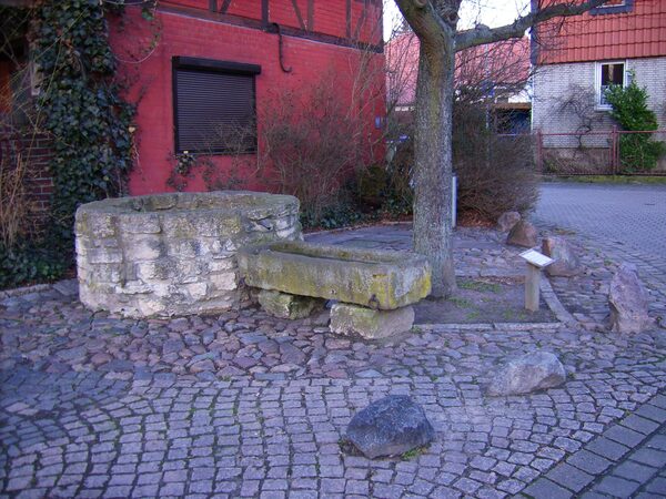 Ansicht des Dorfbrunnen (Wird bei Klick vergrößert)