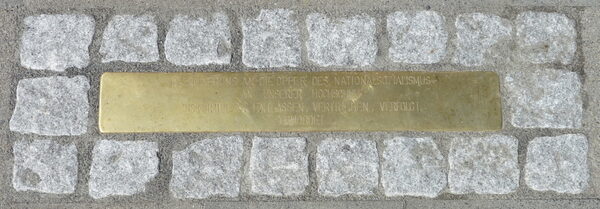 Stolpersschwelle für die Opfer nationalsozialistischer Verfolgung an der Technischen Hochschule Braunschweig 1930 bis 1945 (Wird bei Klick vergrößert)