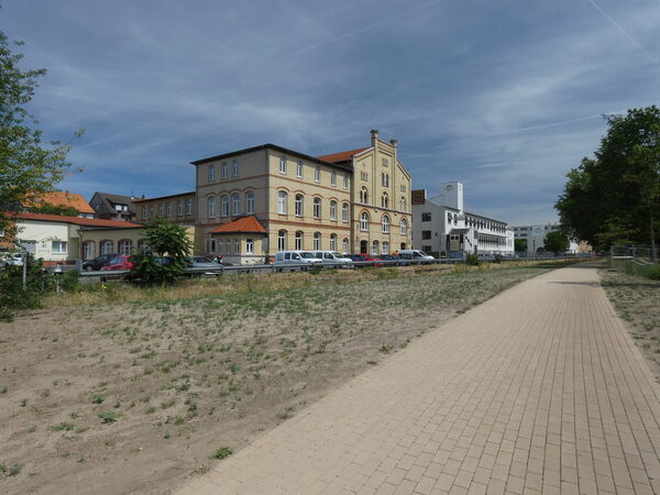 Blick über die Hamburger Straße zum Schimmel-Hof (Wird bei Klick vergrößert)