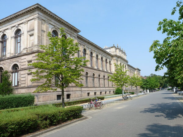 Altgebäude der Technischen Universität (Wird bei Klick vergrößert)