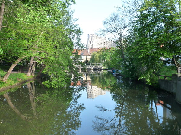 Das Wendenwehr von der Wendentorbrücke aus gesehen (Wird bei Klick vergrößert)