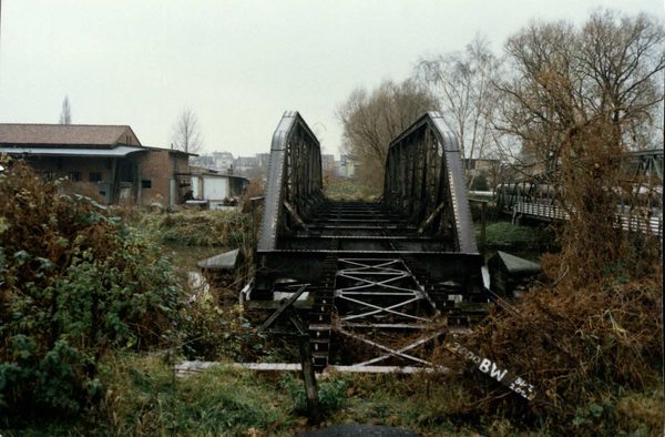 Alte Eisenbahn-Brücke 22.11.1987 (Wird bei Klick vergrößert)