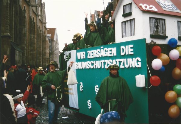 Teilnahme am Karneval mit der Kreisgruppe 2001 (Wird bei Klick vergrößert)