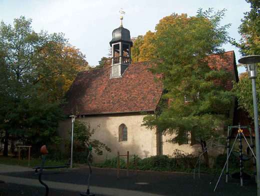 St. Leonhard-Kapelle von Süden (Wird bei Klick vergrößert)