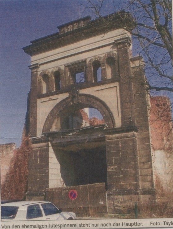 Denkmalgeschütztes Portal der ehemaligen Jutespinnerei (Wird bei Klick vergrößert)