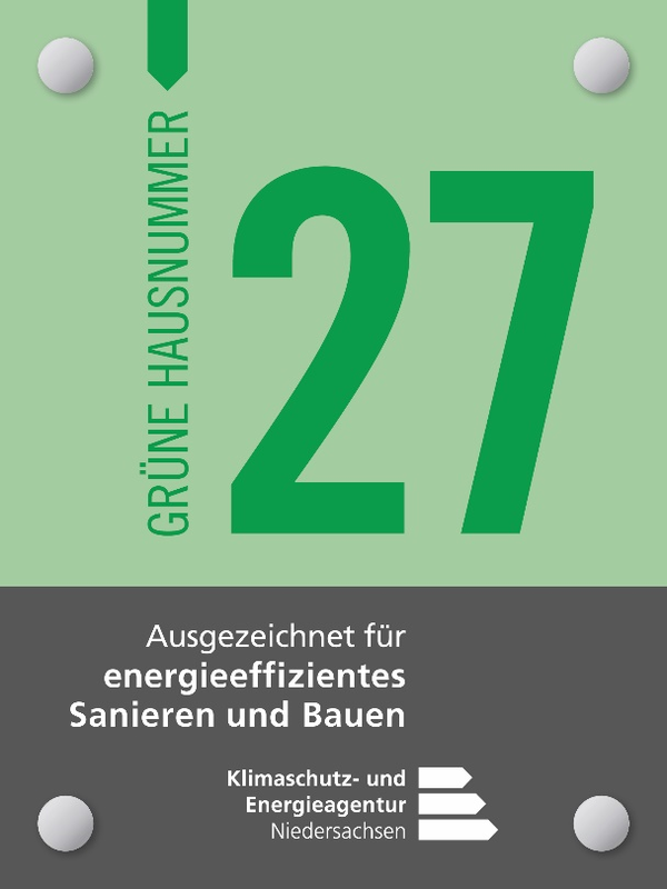 Grünes Hausnummernschild (Wird bei Klick vergrößert)