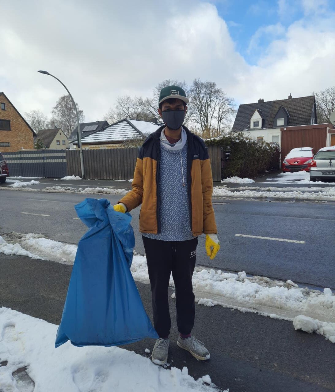 Naval ließ sich auch vom Wetter nicht von seinem erfolgreichen Einsatz am Samstag abbringen. (Wird bei Klick vergrößert)
