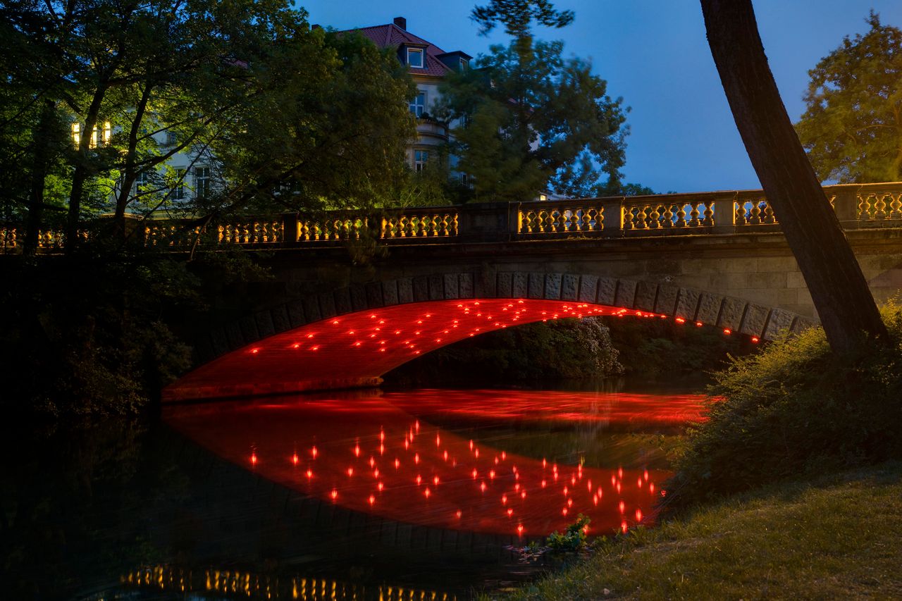 Evokation in Rot, 2008, Yvonne Goulbier