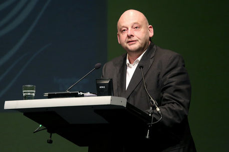 2014 gewann Thomas Hettche den Wilhelm Raabe-Literaturpreis. Ein Foto zeigt den Preisträger.