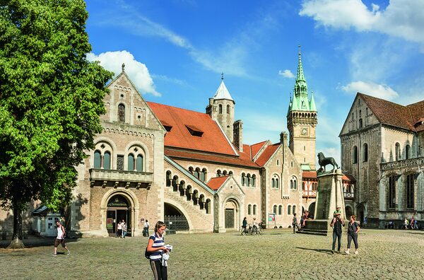 Die Braunschweig Stadtmarketing GmbH präsentiert in Hamburg auf der Messe REISEN HAMBURG die Löwenstadt als attraktives Ziel für Städtereisende. (Wird bei Klick vergrößert)