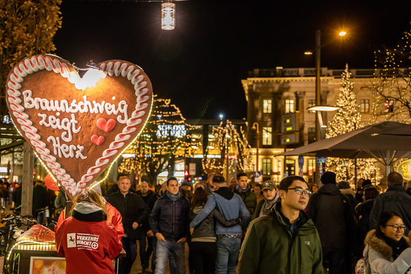 Die Besucherinnen und Besucher der Innenstadt spendeten am Samstag fleißig für „Braunschweig zeigt Herz“ - und erreichten eine Rekordspendensumme. (Wird bei Klick vergrößert)