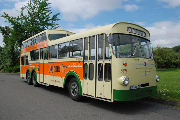 Im originalen Büssing-Bus können Einheimische und Gäste jeden Samstag um 15:30 Uhr auf Entdeckungsreise durch die Löwenstadt gehen. (Wird bei Klick vergrößert)