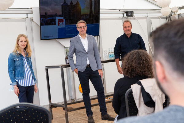 (V. l. n. r.) Nina Bierwirth und Gerold Leppa vom Stadtmarketing stellten zusammen mit York Schlüter von ys event consulting die Pläne für die Neuausrichtung des Convention Bureau Braunschweig vor. (Wird bei Klick vergrößert)