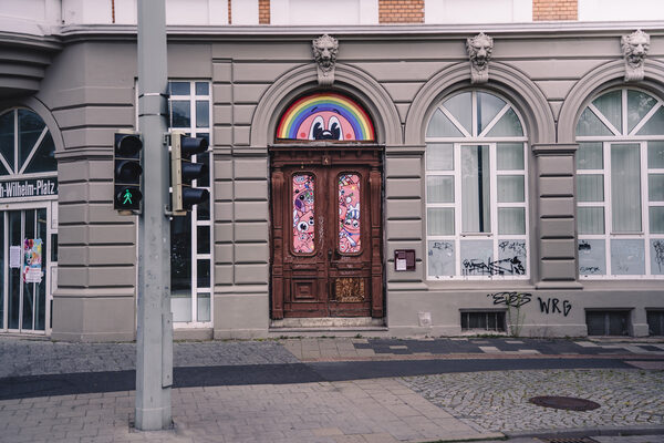 Pinky Ponko verschönerte einen Leerstand am Friedrich-Wilhlem-Platz. (Wird bei Klick vergrößert)