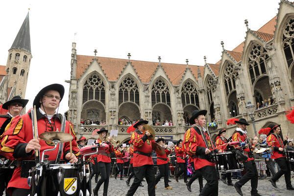 Schoduvel in Braunschweig: Norddeutschlands größter Karnevalsumzug zieht am 19. Februar durch die Löwenstadt. (Wird bei Klick vergrößert)