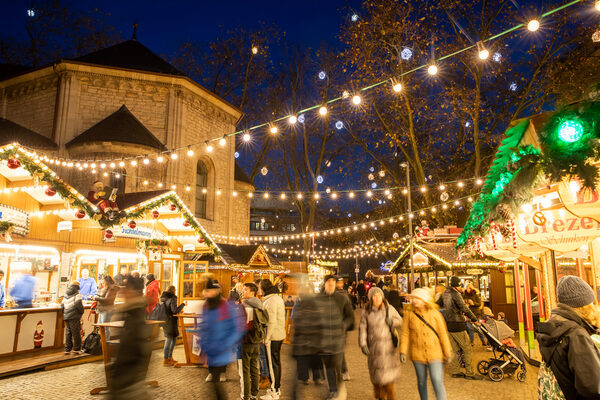 Nach dem morgigen Abschlusskonzert um 18:30 Uhr können Besucherinnen und Besucher noch eine letzte Runde über den Weihnachtsmarkt drehen. (Wird bei Klick vergrößert)
