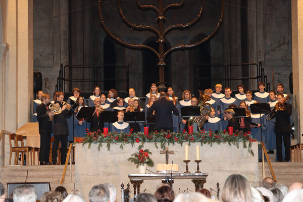 Die Weihnachtskulturwoche im Dom St. Blasii sorgt vom 10. bis zum 18. Dezember mit festlichen Konzerten für eine stimmungsvolle Vorweihnachtszeit. (Wird bei Klick vergrößert)