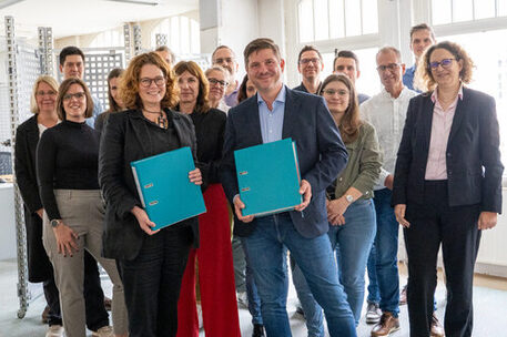 Vertragsunterschrift mit Motel One