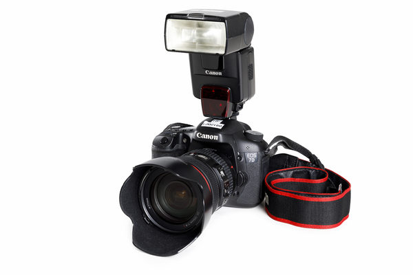 Canon EOS 7D mit Objektiv EW 83 H